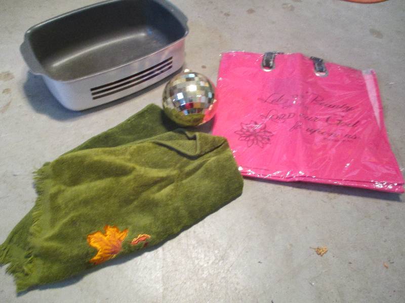 mixed lot of hand towel, ornament, ...