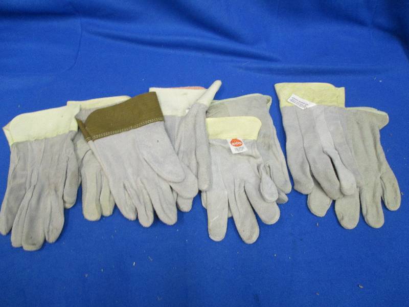 Lot of work gloves...