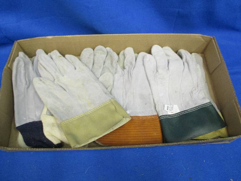 Lot of work gloves...