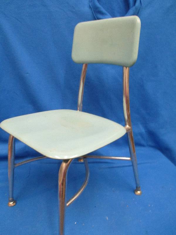 Kids chair in great shape, solid 12...