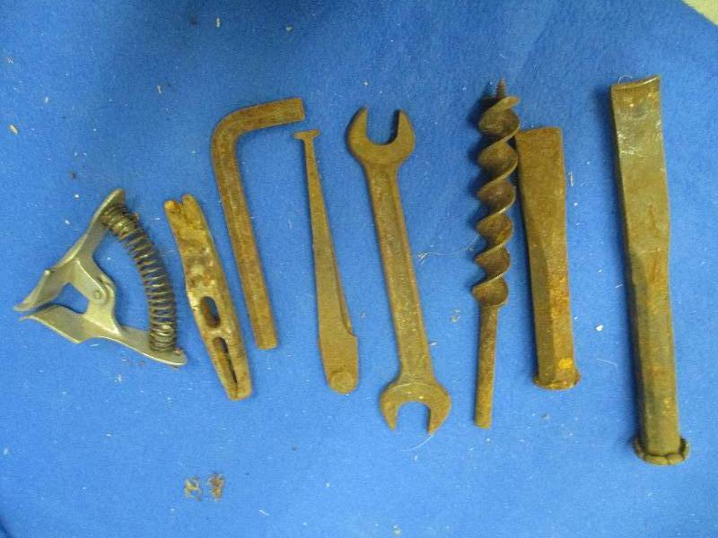 Allen wrench, Tack hammer, chisel, ...