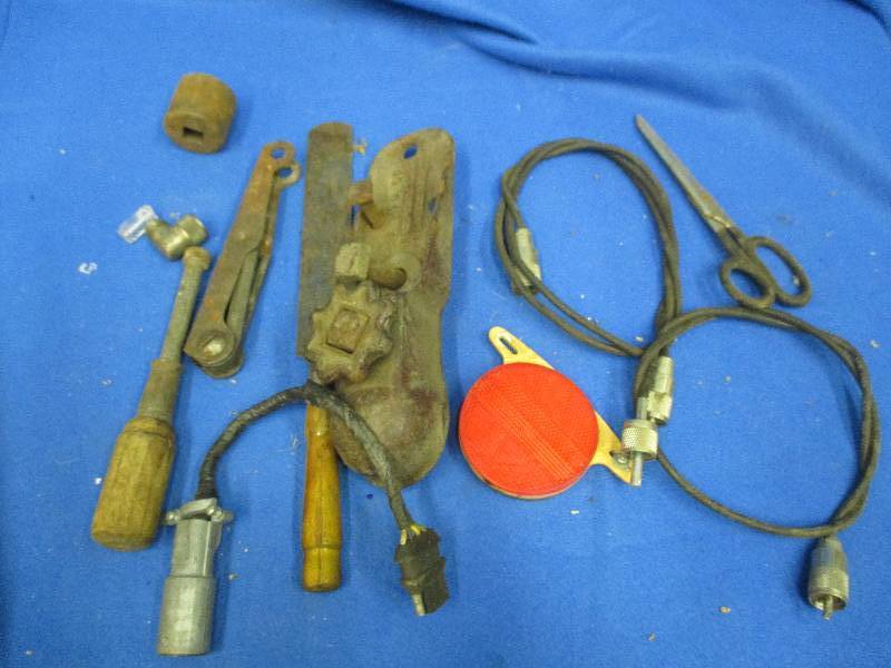 Allen Wrenches, socket, nut driver,...