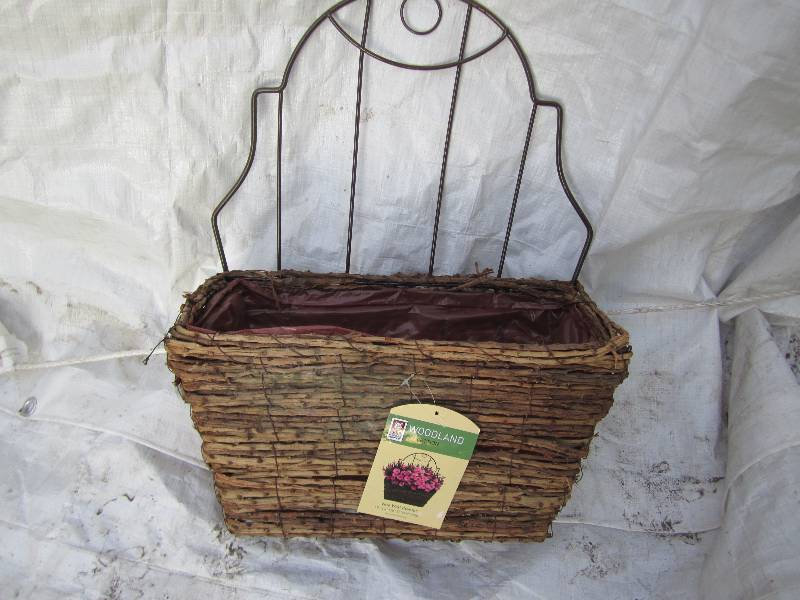 lot 99 image: Pride Garden Products  15 in. Vine ...