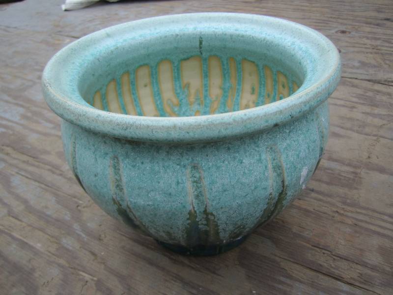 lot 139 image: 8.5 in. Ceramic Atlantis Belfry Pla...