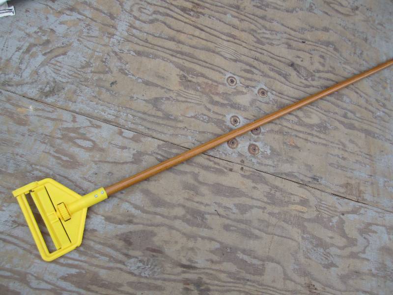 lot 154 image: Rubbermaid Commercial Products 60 i...