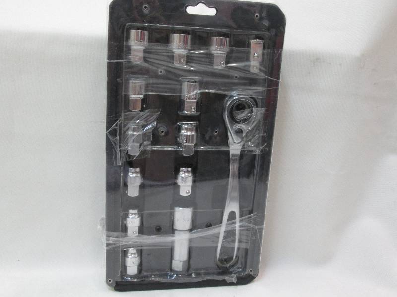 13 piece socket set SAE ...
