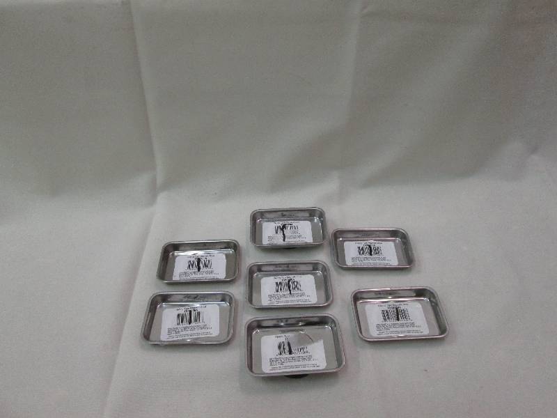 Small parts bowl 2 with magnets qty...