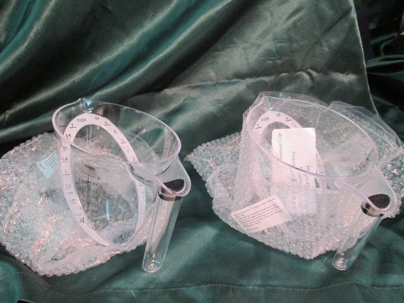 Top View 2 Cup Measuring Cups 2 Pc....