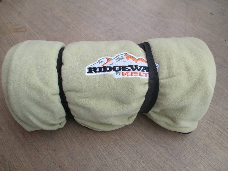 Ridgeway by Kelty plush blanket rol...