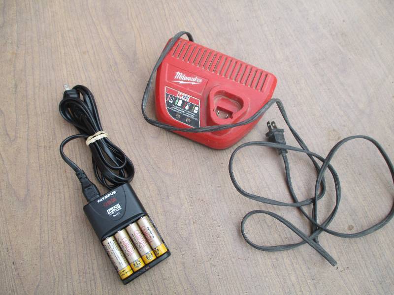 Milwaukee power tool battery charge...