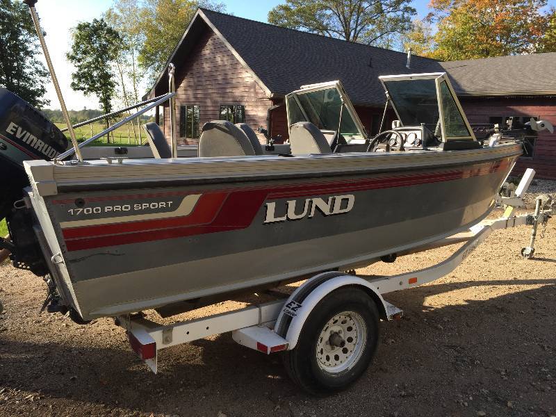 lot 1 image: 1996 Lund Pro Sport