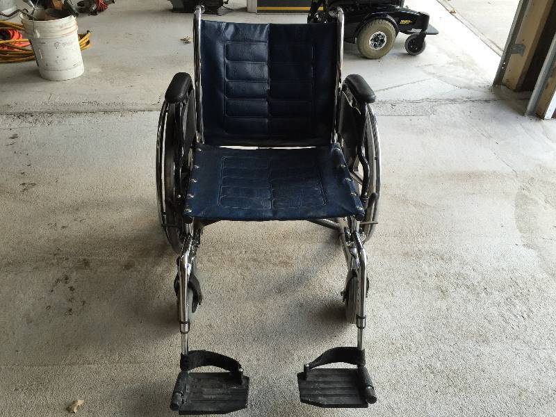 lot 8 image: Wheel Chair
