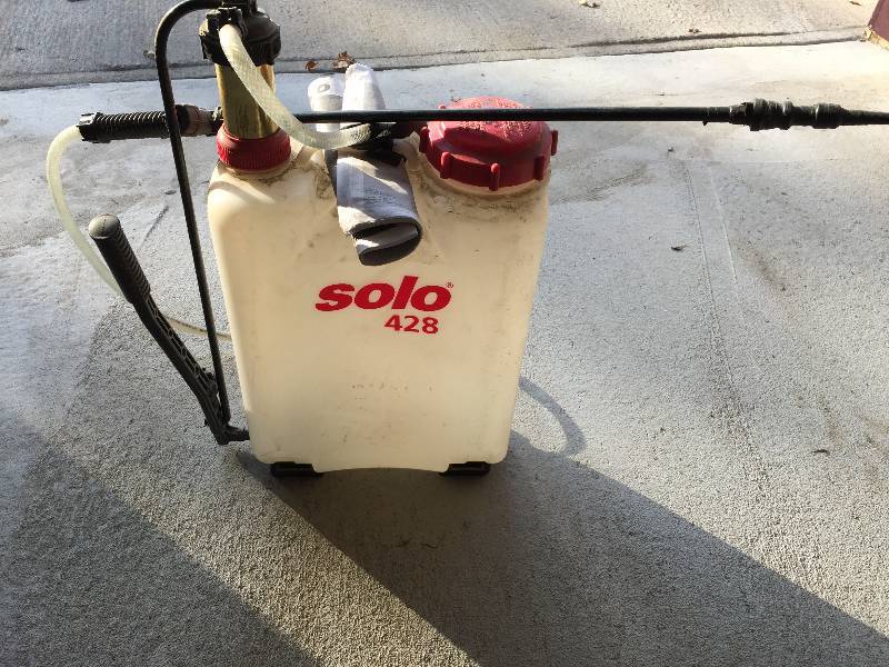 lot 9 image: Back Pack Sprayer