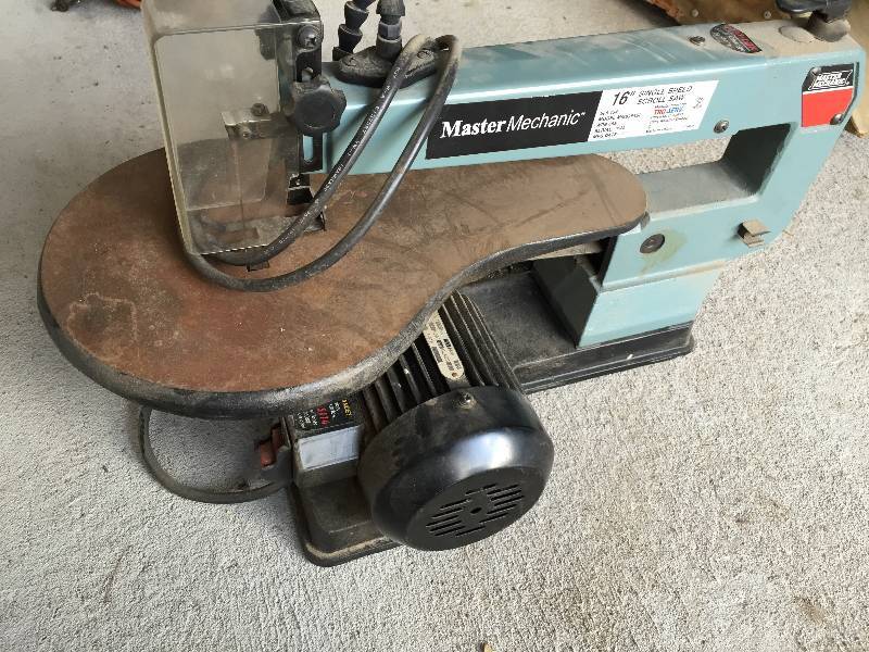 lot 10 image: 16 Scroll Saw