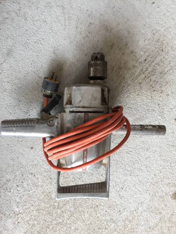 lot 11 image: Zephyr 12 in Capacity. Model 510 hand drill
