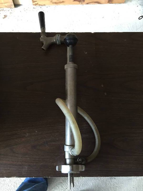 lot 14 image: Keg Tap
