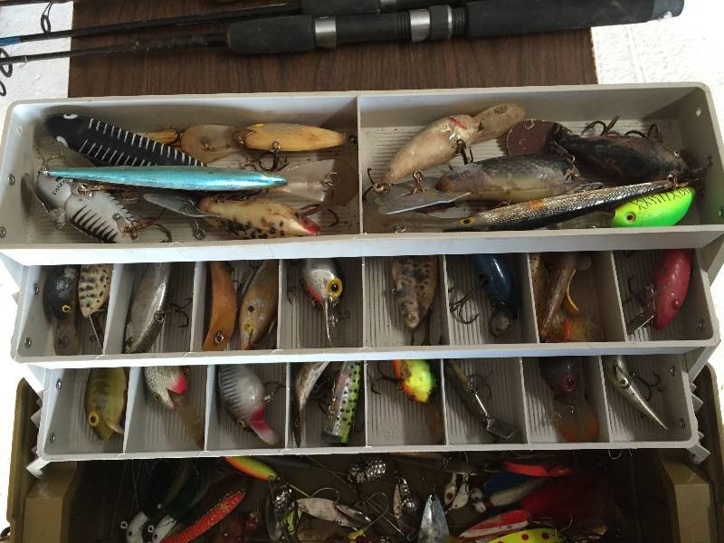 lot 20 image: Tackle box full of lures