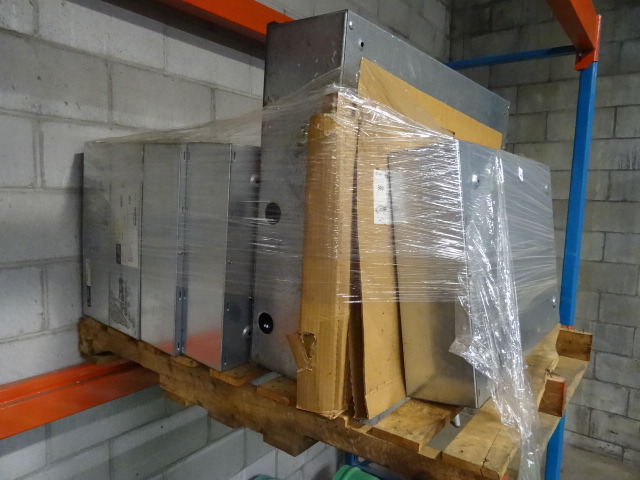 lot 20 image: Pallet of Misc Panel Boards