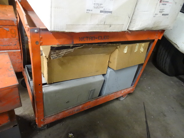 lot 42 image: Metal Shop Cart
