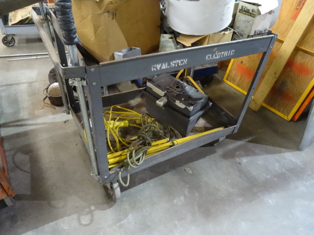 lot 46 image: Metal Shop Cart 24 X 36 X 32