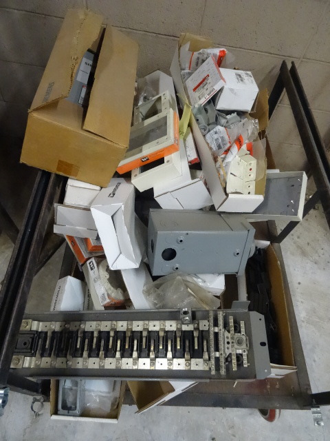 lot 72 image: Contents of Cart