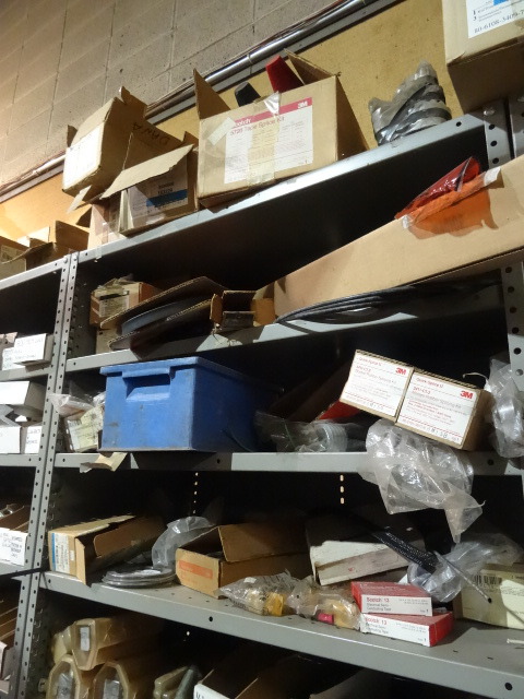 lot 85 image: Contents of Shelving Unit Electrical