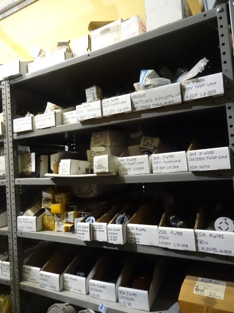 lot 87 image: Contents of Shelving Unit Plug