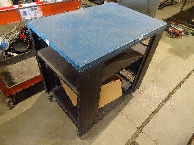 lot 139 image: Metal Cart 21 X 30 X 30