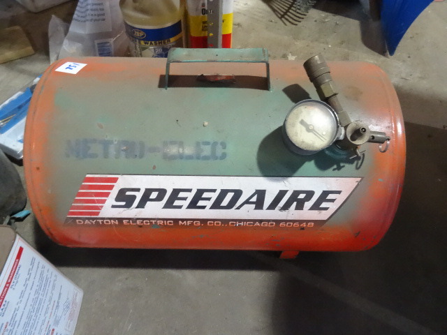 lot 152 image: Speedaire Portable Air Tank