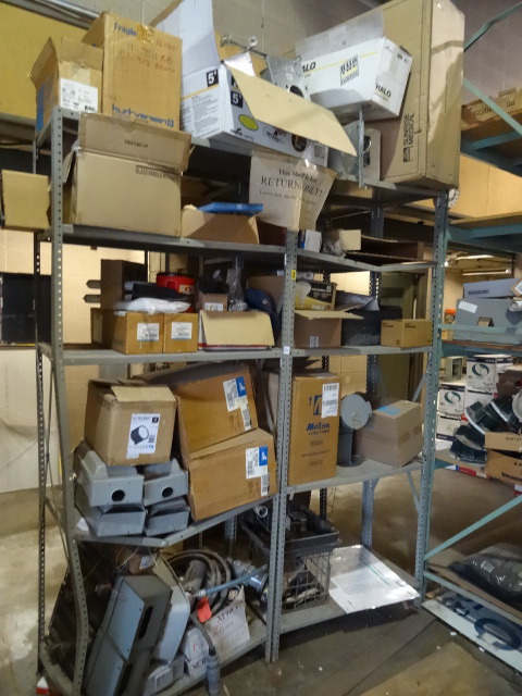 lot 154 image: Contents of Shelving Unit