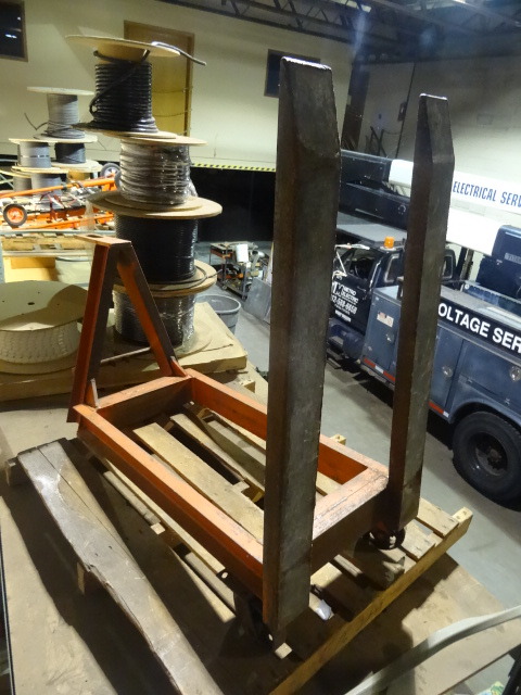 lot 174 image: Pallet Forks For Overhead Crane
