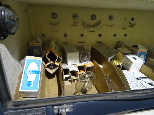 lot 176 image: Misc High Pressure Sodium Bulbs