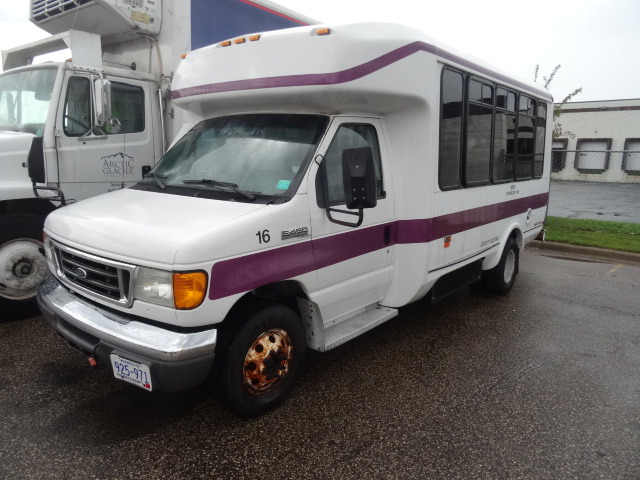 Ford E450 bus.