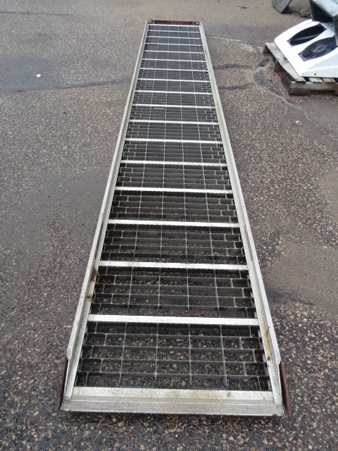 Truck ramp