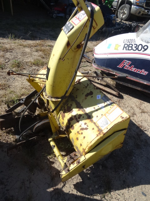 lot 4 image: John Deer Snow Blower