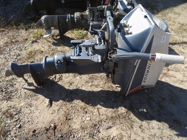 lot 5 image: Evinrude Outboard Motor