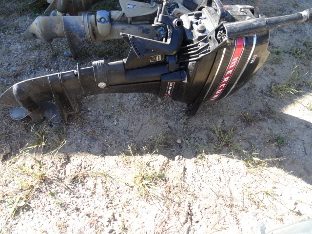 lot 7 image: Mercury 9.8 HP. Outboard Motor