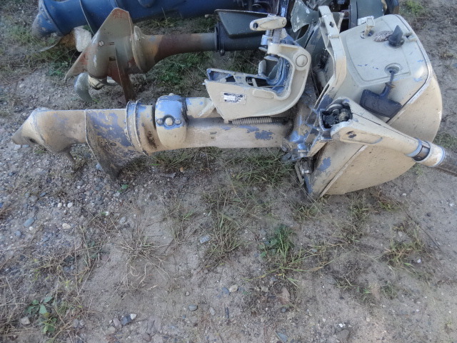 lot 8 image: Johnson Model 6302S Outboard Motor