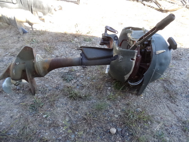 lot 9 image: Johnson JW-14 Outboard Motor
