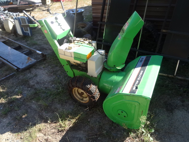 lot 23 image: Deutz AllisSimplicity Snow Blower
