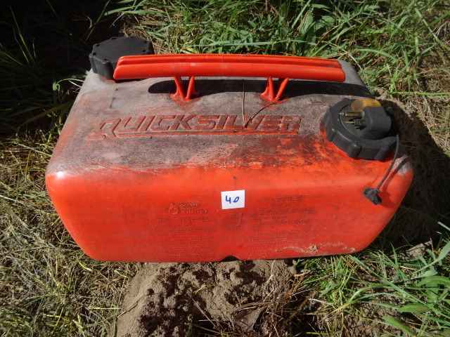 lot 40 image: Quick Silver Outboard Motor Tank