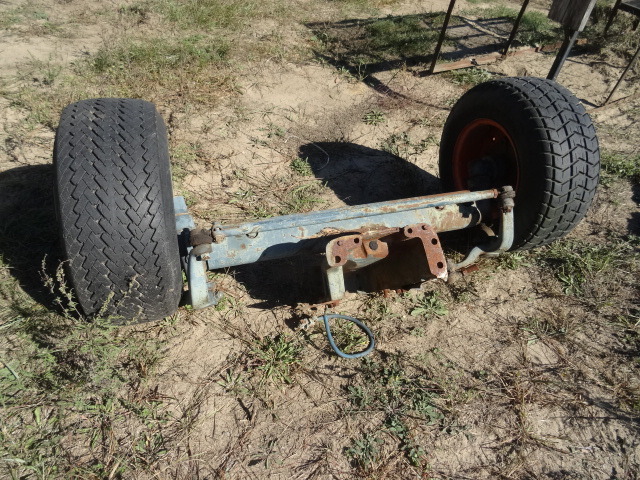 lot 48 image: Front End Assembly Off Small Tractor