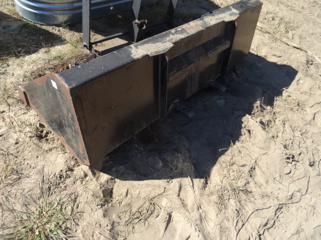 lot 50 image: 60 Skid Loader Bucket