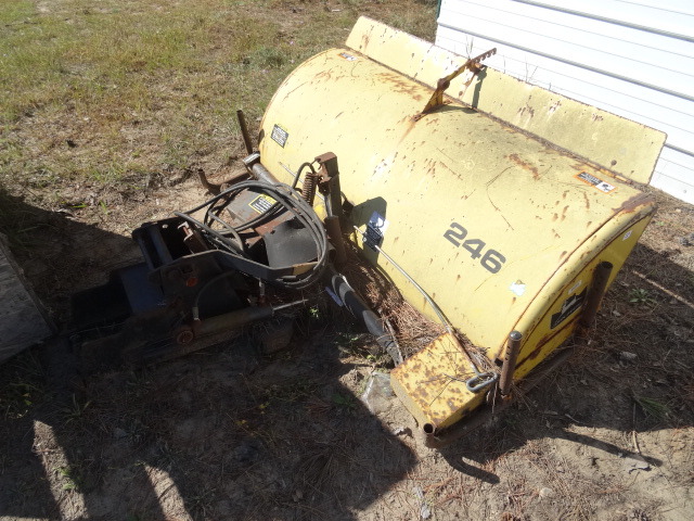 lot 55 image: John Deere 246 Sweeper Attachments