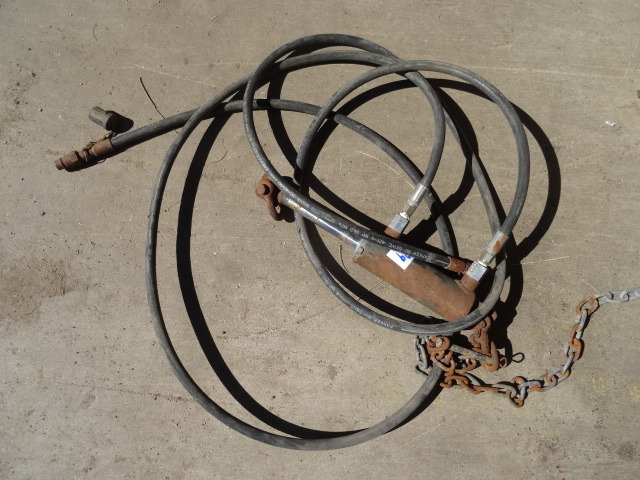 lot 89 image: Small Snow Blower Cylinder