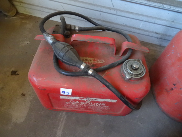 lot 95 image: Quick Silver 3 Gl. Outboard Motor Tank