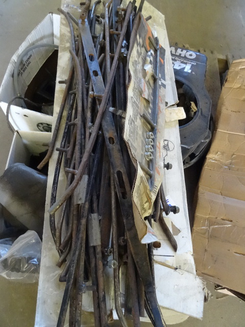 lot 115 image: New Snow Mobile Runners