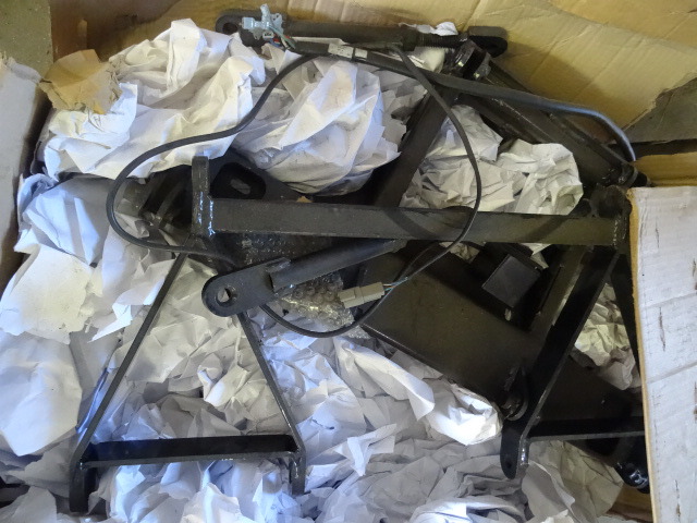 lot 116 image: Husky Zero Turn Snow Blower Lift Kits