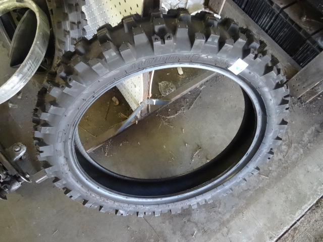 lot 141 image: New Motorcycle Tire 11090-19