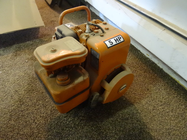 lot 154 image: Montgomery Wards Model HPG-27373A Generator 2000 Watt Needs Fuel System Cleaned